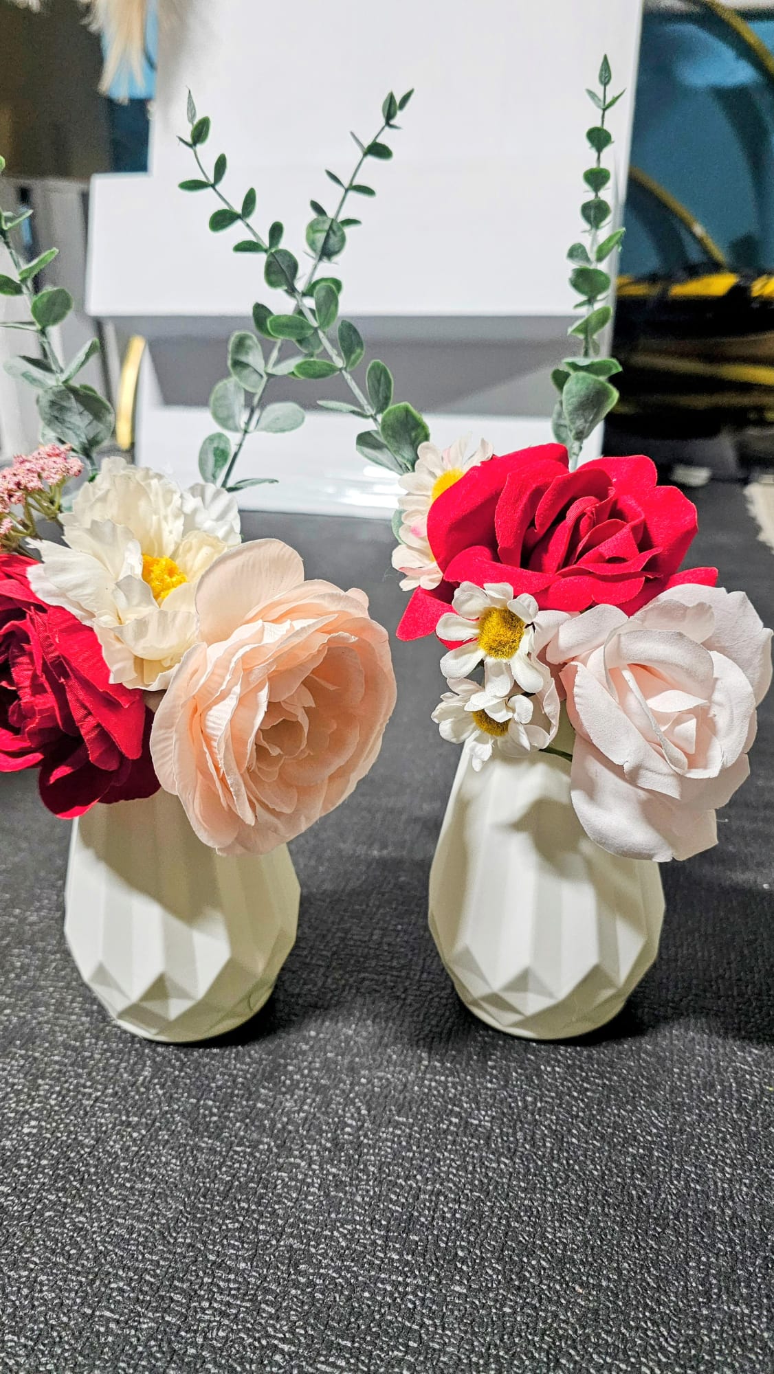 Pot with Flower Bunch (1Pc)