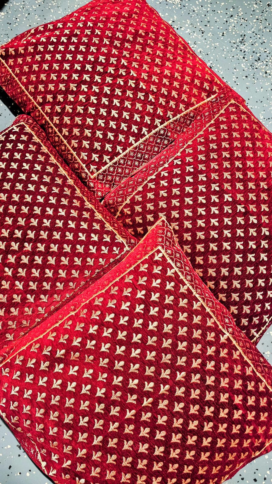 Red Cushion Small Prints (1Pc)